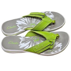 Clarks Womens Lime Green Floral Print Flip Flop Sandals Size 9M 26100074